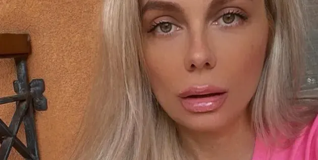Венета Райкова  изчисти дома си  от лошата енергия чрез кадене