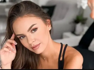 Виктория от „Ергенът“ се фука с чанта менте! Подарък е от стиснатото й гадже