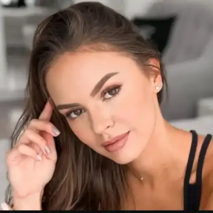 Виктория от „Ергенът“ се фука с чанта менте! Подарък е от стиснатото й гадже