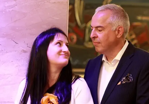 40 дни след като му роди син: Бойко Василев показа жена си