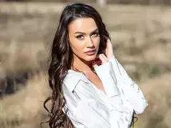 Дениз Хайрула  от „Ергенът”  се срамува от  бедните си  майка и баща