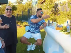 Коцето изпил  каса водка с  едно кюфтенце