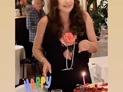 59-годишната Дарина Павлова спи с млад италиански жребец – ортопед  (Снимки от ЧРД на Мадам Мулти)