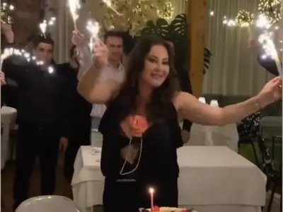 59-годишната Дарина Павлова спи с млад италиански жребец – ортопед  (Снимки от ЧРД на Мадам Мулти)