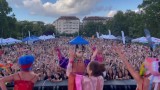 Камелия пя без  пари пред над 10 000 души на София Прайд