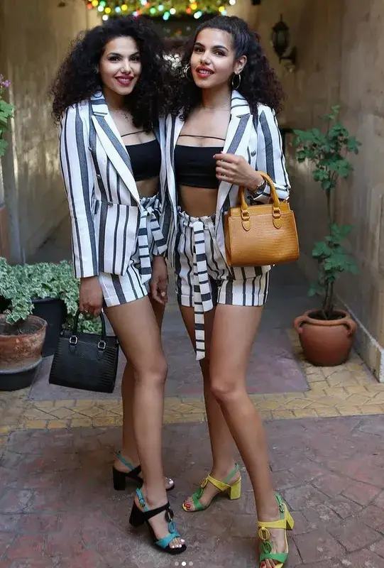 Алекс и Влади припкат с италиански сандали към Ботуша