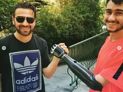 Александър Сано  работи 5 години  за ръката на сина си