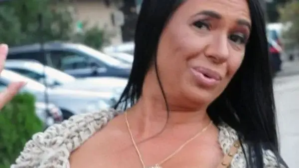 Анита Мейзер се зае да дави новия