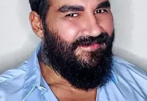 Азис на лов за мъже в Брюксел