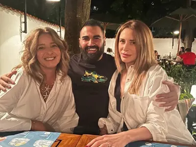 Азис поля раждането на сина си с три партита (Снимки)