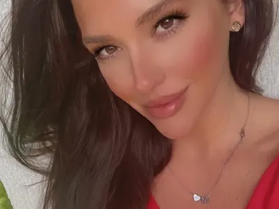 Бориса Тютюнджиева е гореща мама (СНИМКИ по бански)