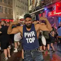 Боздуган: Азис наля в оная си работа още 20 кубика филър (Впечатляваща снимка)