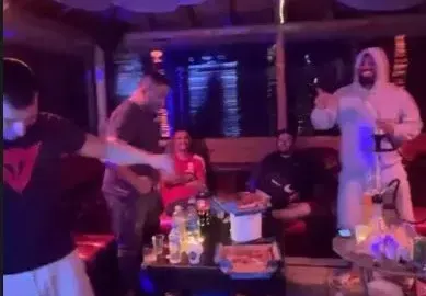 Чалга и наргиле на ергенското парти на Благо! „Дреме ми“, пее бъдещият жених