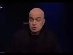 Четирима лекари бдят денонощно над немощния Слави Трифонов