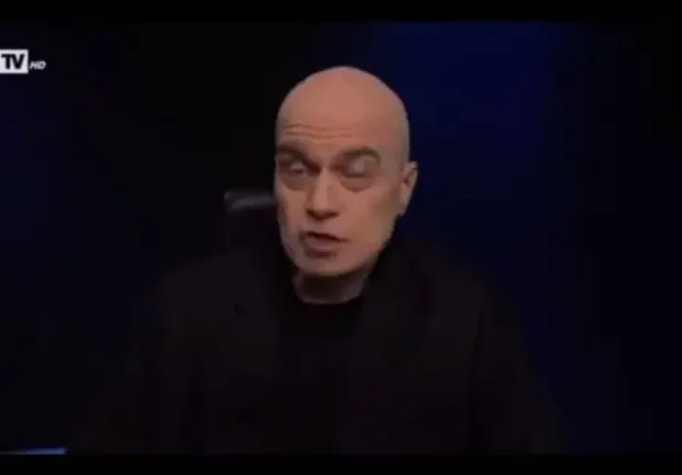 Четирима лекари бдят денонощно над немощния Слави Трифонов