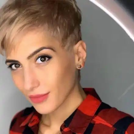 Чудо! Миска търка с оцет колата на мъжа си