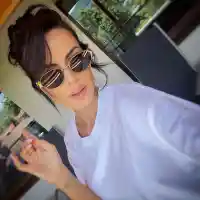 Цвети на Криско перфектната домакиня! Готви и боб!