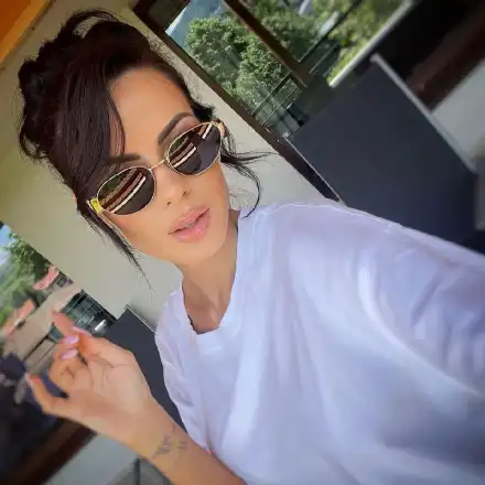 Цвети на Криско перфектната домакиня! Готви и боб!