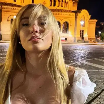 Дара Екимова показа силиконовите бомби (Снимки)