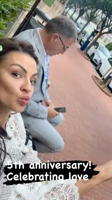 Деси Цонева празнува  5 г. любов във Франция