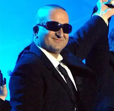 Дони и Момчил отвлечени от мутри, държали ги в мазе на хляб и вода