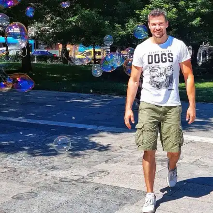 Драма:  Ивайло Захариев на море чак през септември