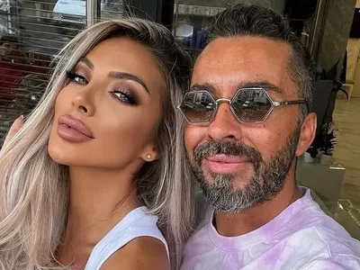 Дразнители! Русата Златка и Карен се покриха в Гърция