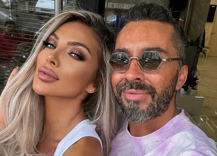 Дразнители! Русата Златка и Карен се покриха в Гърция