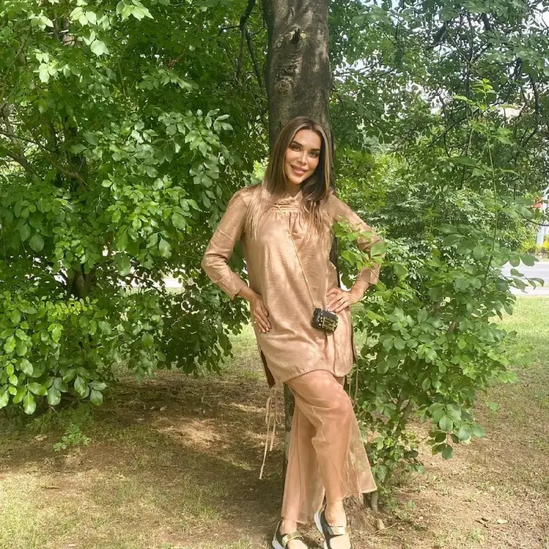 Фолк певицата Бони махна бенката