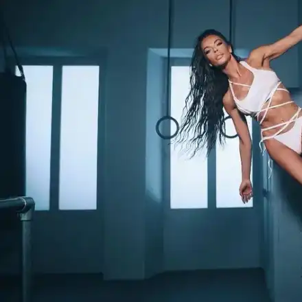 Галена се стопи с опасни инжекции, вече е анорексично слаба