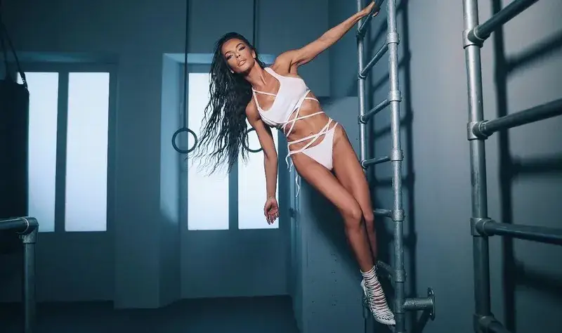 Галена се стопи с опасни инжекции, вече е анорексично слаба