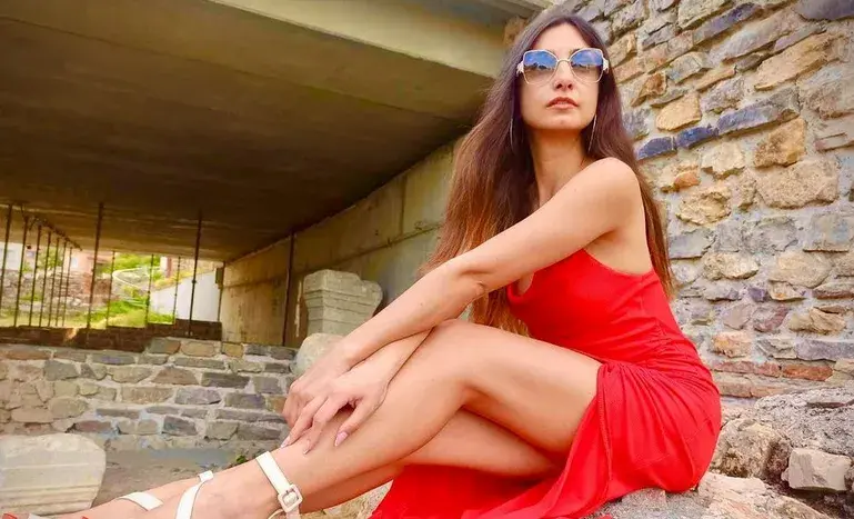 Християна Лоизу хвърли горнището (Скандална снимка)