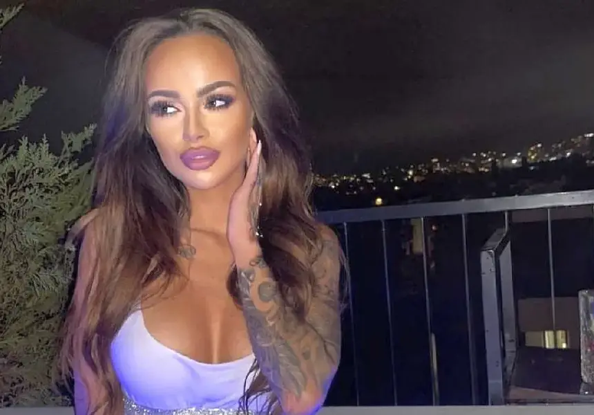 Какво се случва? Сузанита махна „бременните” снимки, заличи и гаджето!