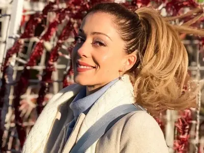 Като две капки вода! Поли Недкова досущ като Амбър Хърд!