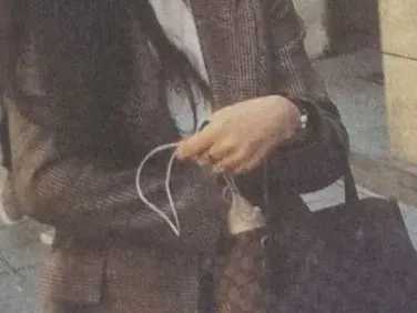 Кобилкина обикаля София като Морфей от „Матрицата“ (Папарашки снимки)