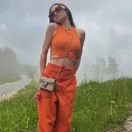 Крисия възмутена: Нямам силикон!