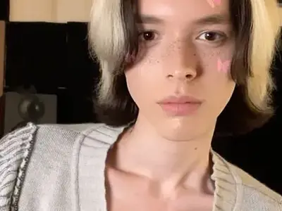 Кристиан Костов с нова прическа