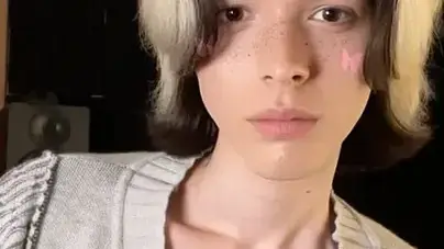 Кристиан Костов с нова прическа