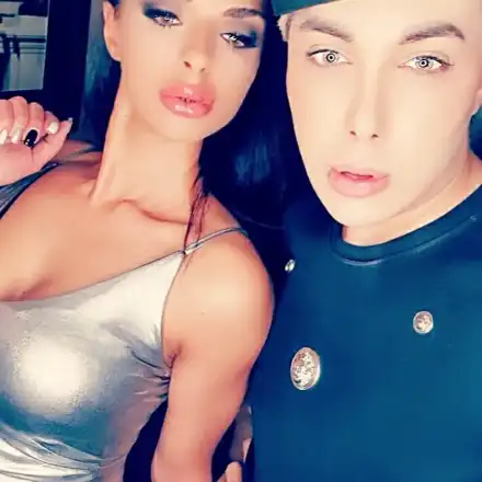 Кулагин купонясва с едрогърда мадама