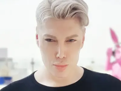 Кулагин захапа задните части и косата на Андреа (Скандална снимка)