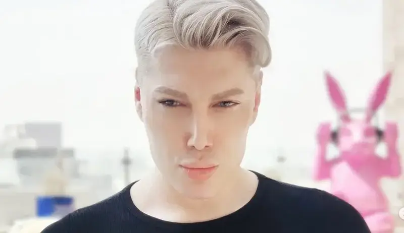 Кулагин захапа задните части и косата на Андреа (Скандална снимка)