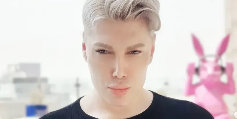 Кулагин захапа задните части и косата на Андреа (Скандална снимка)