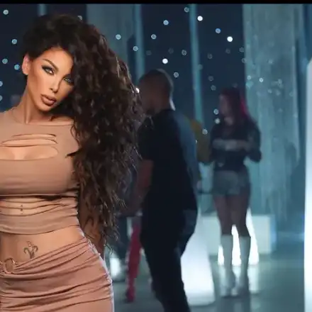 Купон на морето: Емануела яхна питбул (Снимка)