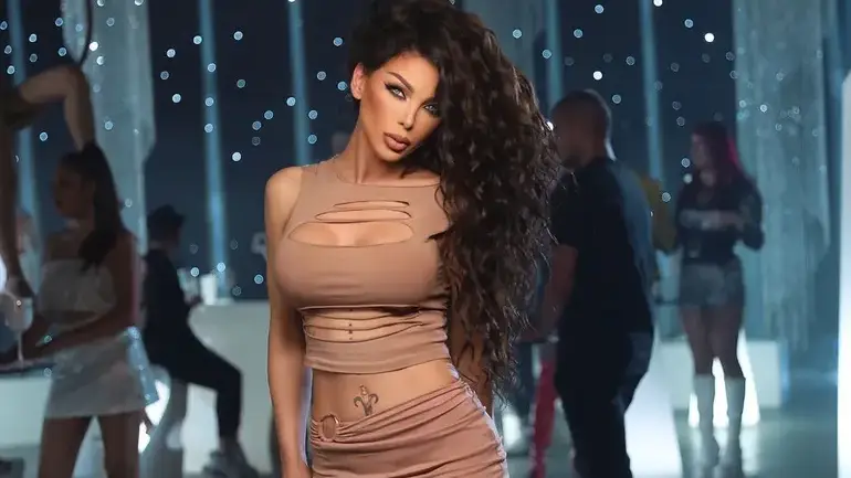 Купон на морето: Емануела яхна питбул (Снимка)