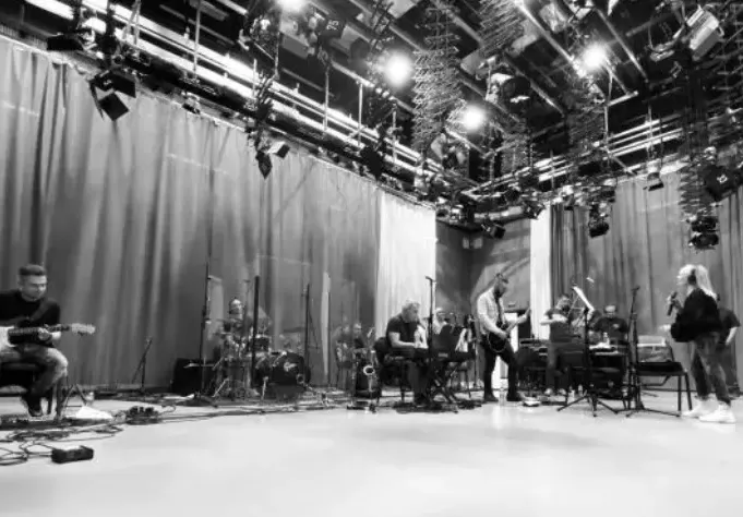 Лили Иванова отмъкна китариста на Дичо