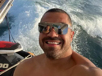 Майтапчии!  Братът на Борис Дали хвана автобус, Коцето го прибра в поршето