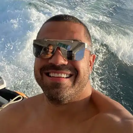 Майтапчии!  Братът на Борис Дали хвана автобус, Коцето го прибра в поршето