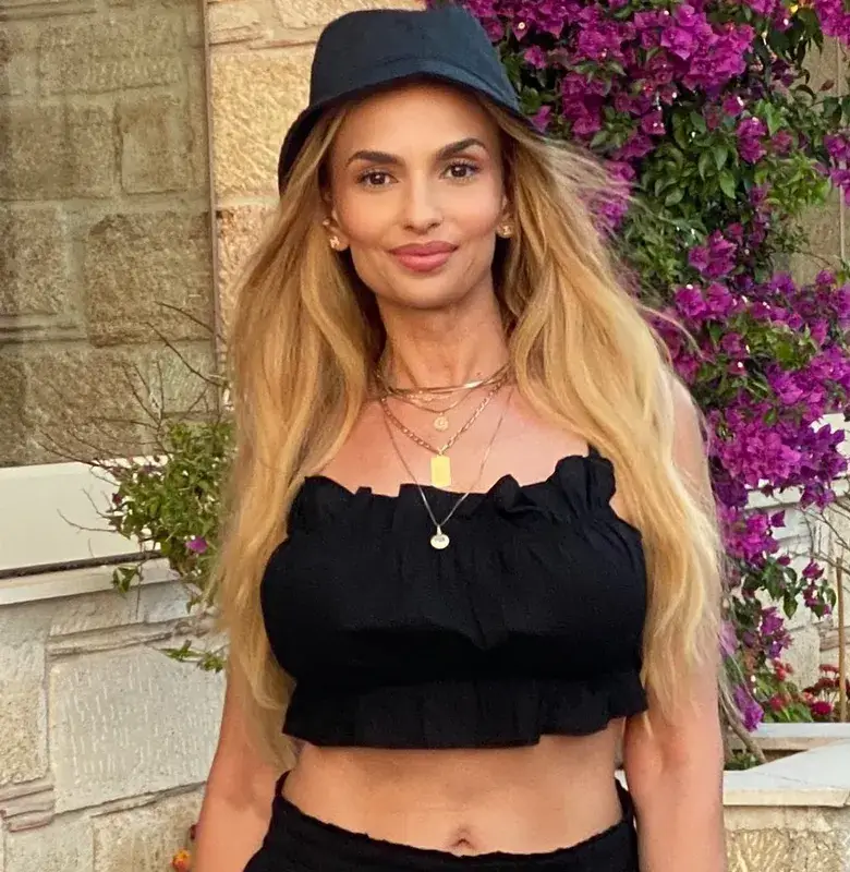 Малина удари 54 г., изглежда като наборка на сина си