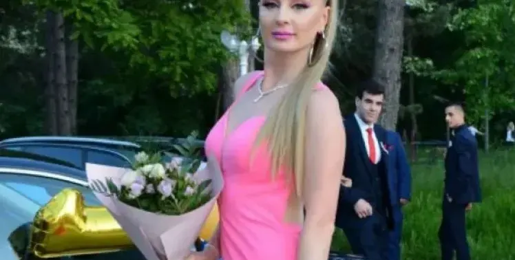 Миглена е най-горещата учителка у нас! (Стига до финала на „България търси талант“)