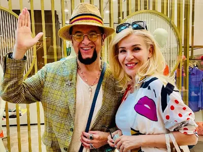 Мир! Евгени Минчев и Гала папкат заедно сладкиши